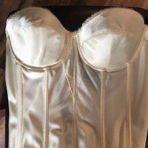 Dominique ivory corset 38C